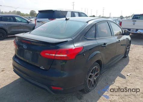 2015 Ford Focus Se z USA, uszkodzony, nr VIN 1FADP3FE8FL334095